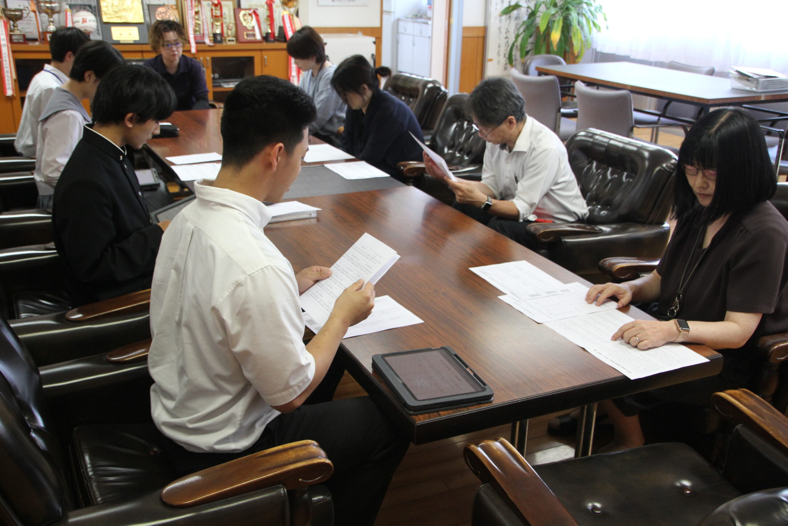 生徒会の会議風景